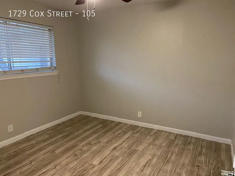 1729 Cox St — Photo 668
