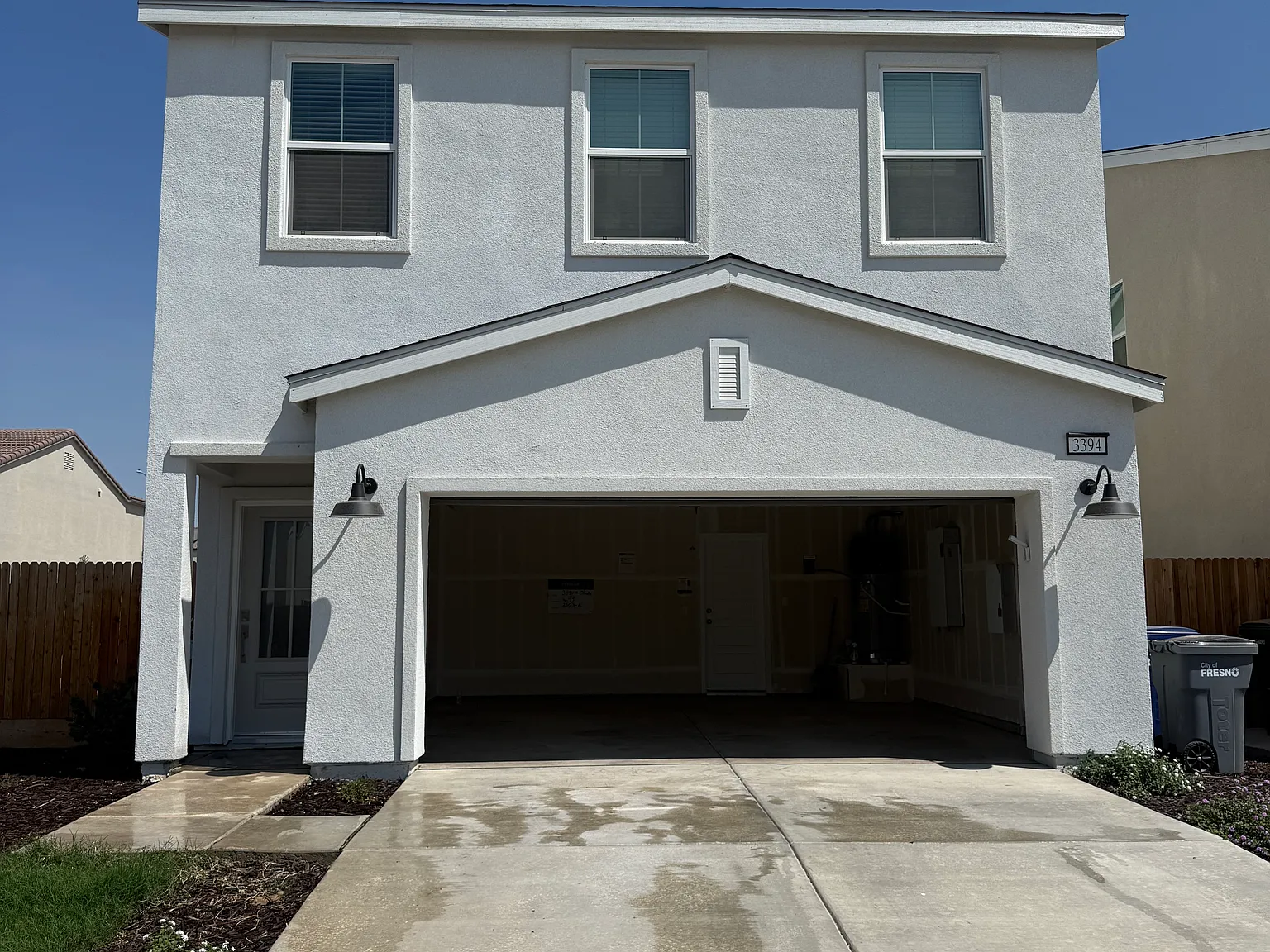 4 bed, 2.5 bath, 2100 sqft, $2,700 — Photo 1