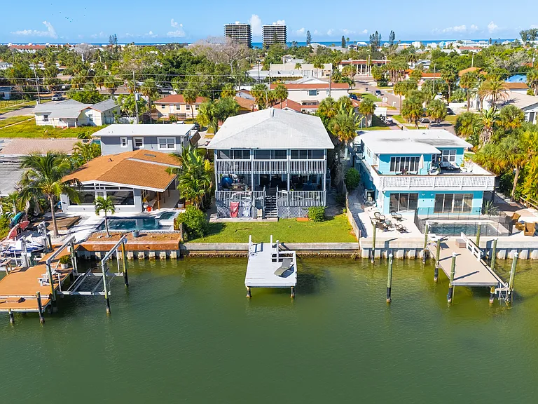 7845 Boca Ciega Dr — Photo 2