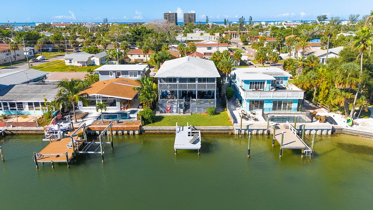 Building Photo - 7845 Boca Ciega Dr