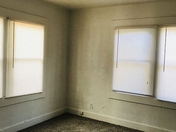 5th image of 1110 W Myrtle Ave