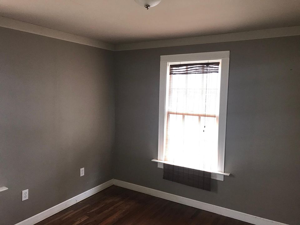 2nd image of 824 Aster St