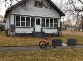 711 Locust St, Arapahoe, NE 68922