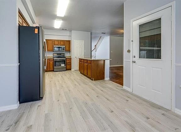 5th image of 405 E Embercrest Dr