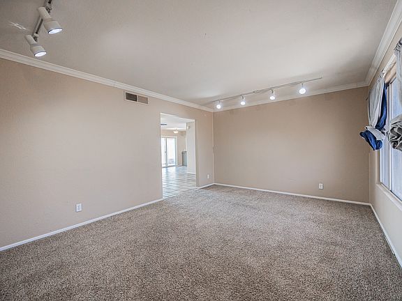 3rd image of 2812 S Cottonwood Dr
