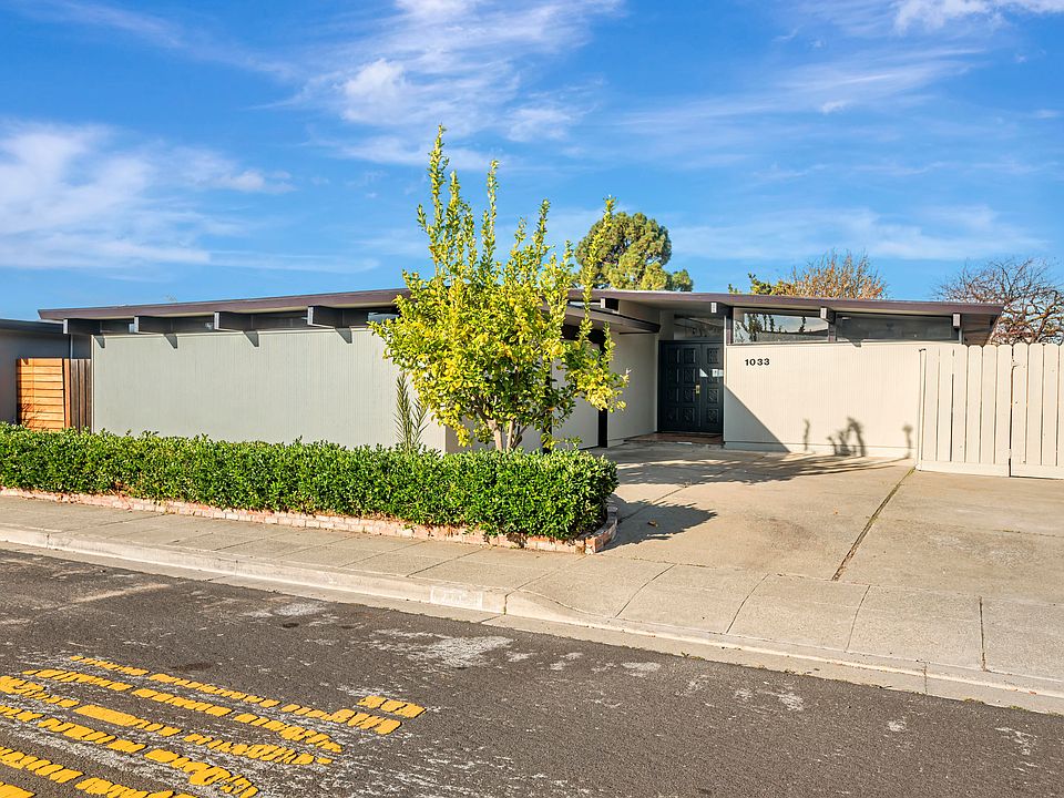 1st image of 1033 Egret St