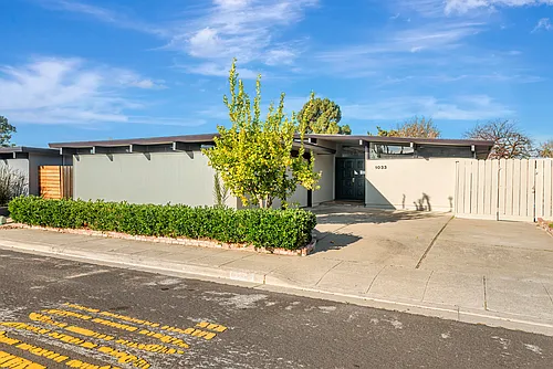 1033 Egret St Photo 1