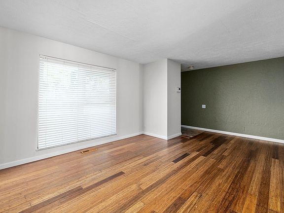 3rd image of 1032 Willow Brook Dr