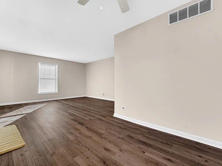 315 Farmingdale Cir — Photo 3