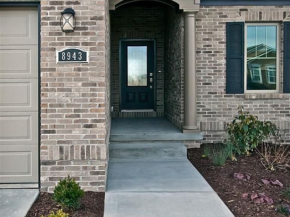 4th image of 8949 S 71st St