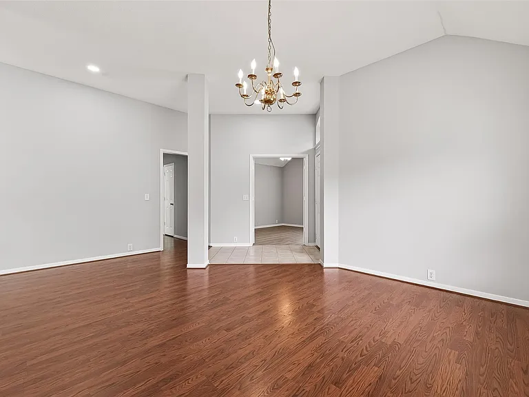 3135 Silver Cedar Trl — Photo 10