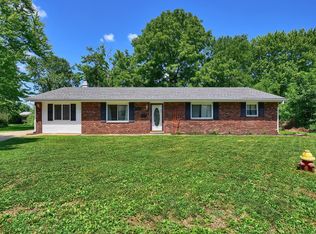 100 Parkview Ct, Troy, IL 62294