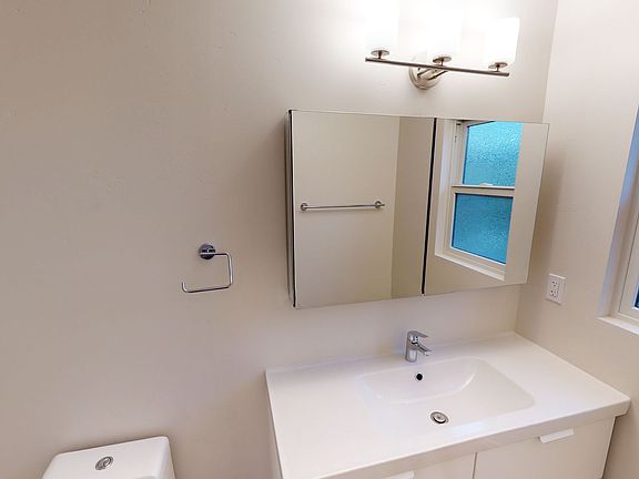 5th image of 176 C Ave #5