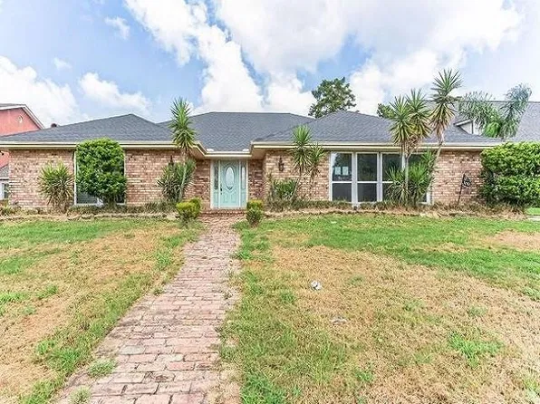 11165 Winchester Park Dr, New Orleans, LA 70128