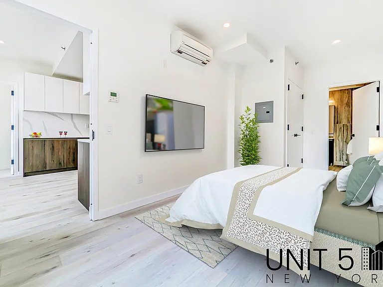 388 Vernon Ave #503 — Photo 5