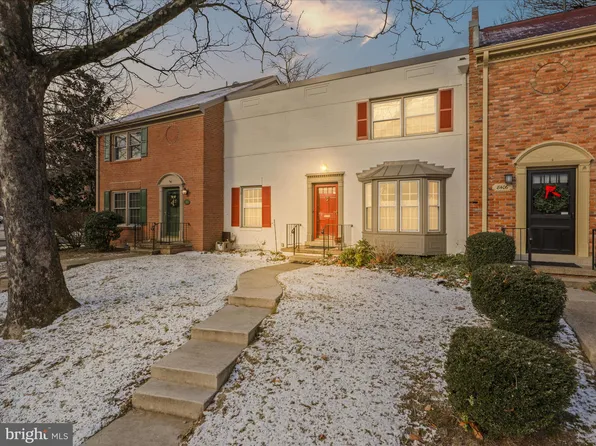 8408 Willow Forge Rd, Springfield, VA 22152