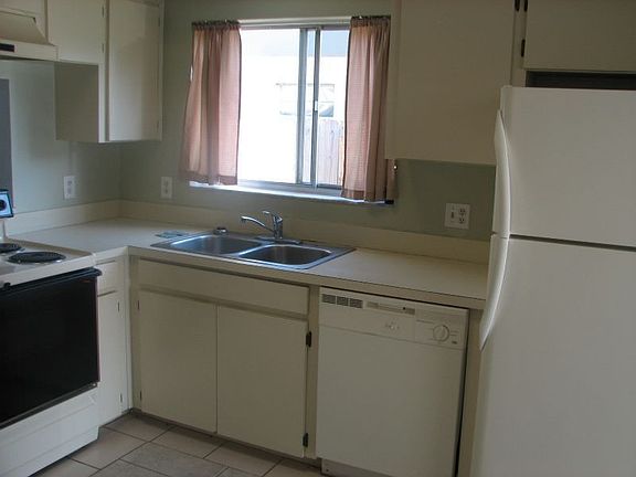 4th image of 2502 Long Meadow Way