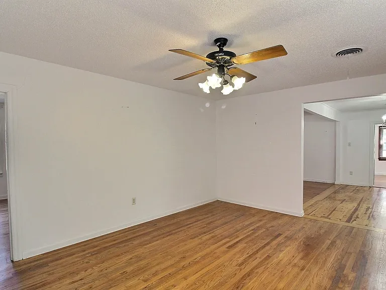 487 S Center St — Photo 15