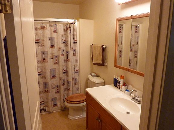 4th image of 6330 Siskiyou Blvd