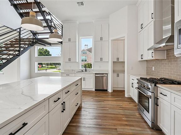 5th image of 6330 Pontchartrain Blvd