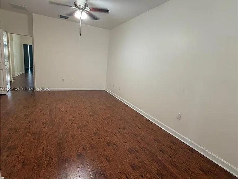 10747 NW 76th Ln — Photo 13