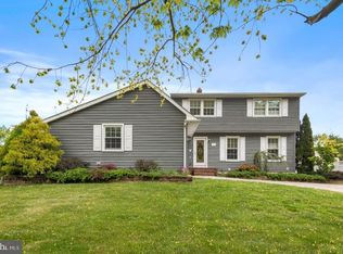117 Golfview Dr, Sewell, NJ 08080