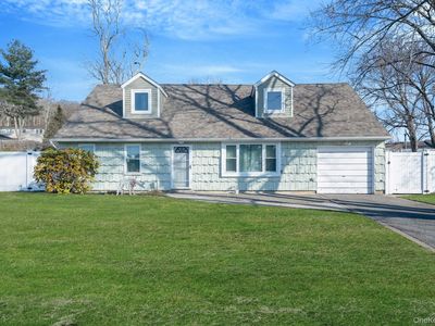 75 Oakcrest Avenue, Farmingville, NY, 11738
