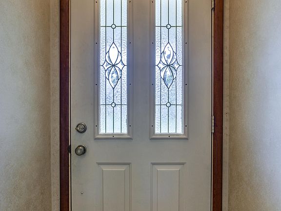 5th image of 204 Charles Dr