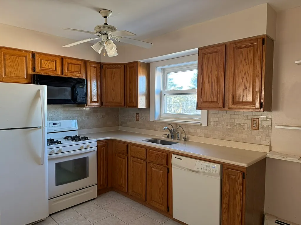 1 bed, 650 sqft, $2,100 — Photo 2