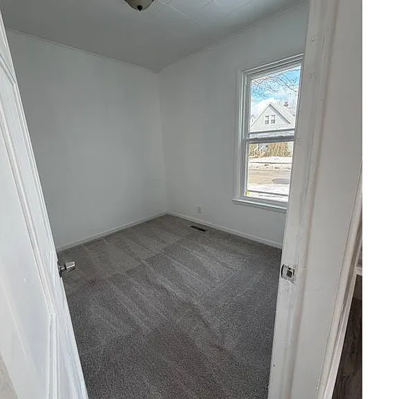 636 White St — Photo 5