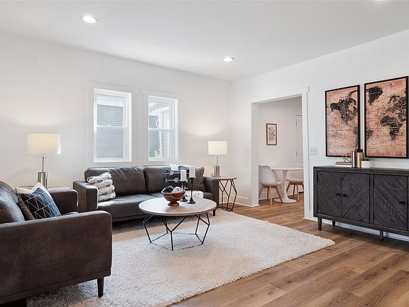 4th image of 407 W 1st Ave