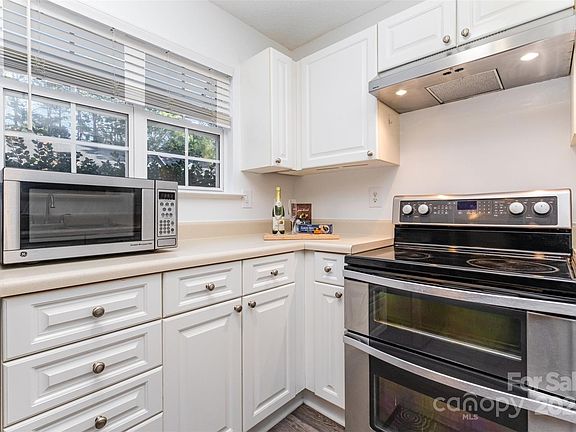 4th image of 3657 Melrose Cottage Dr