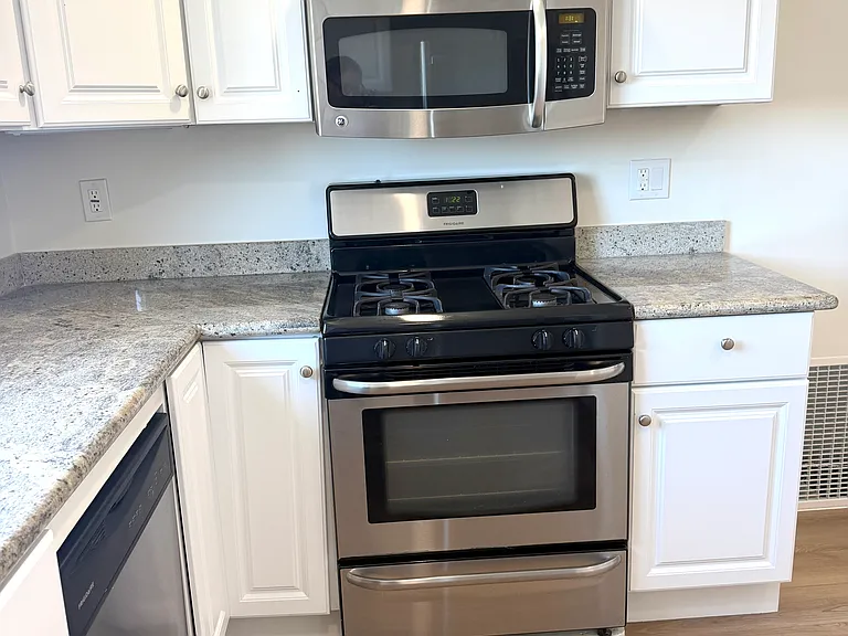 1360 Clayton St #3 — Photo 18