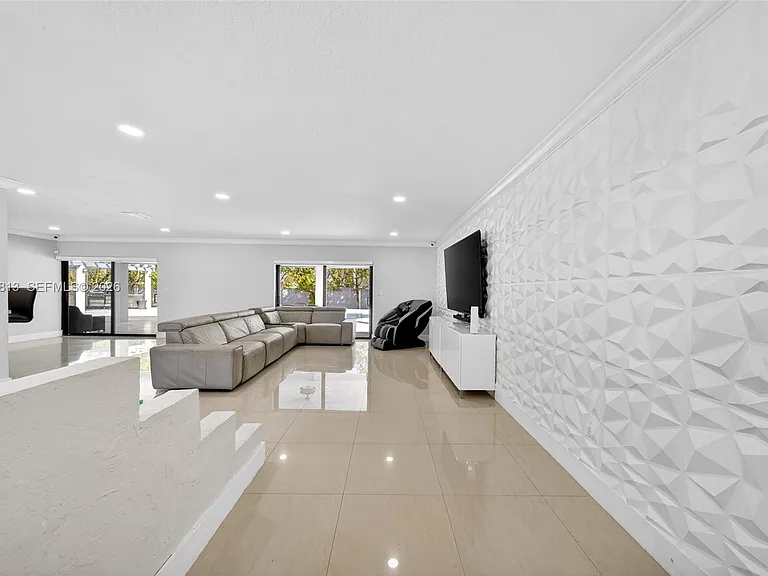 11951 SW 120th Ter — Photo 5