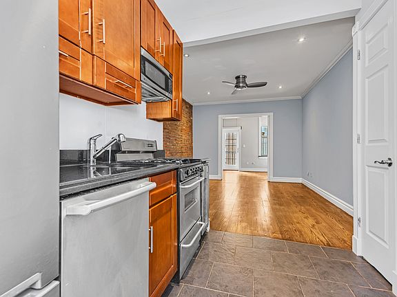 5th image of 410 E 13th St APT 4A