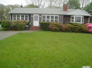 24 Weeks St, Blue Point, NY 11715