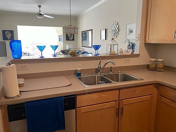 4th image of 2807 Bloomfield Ln