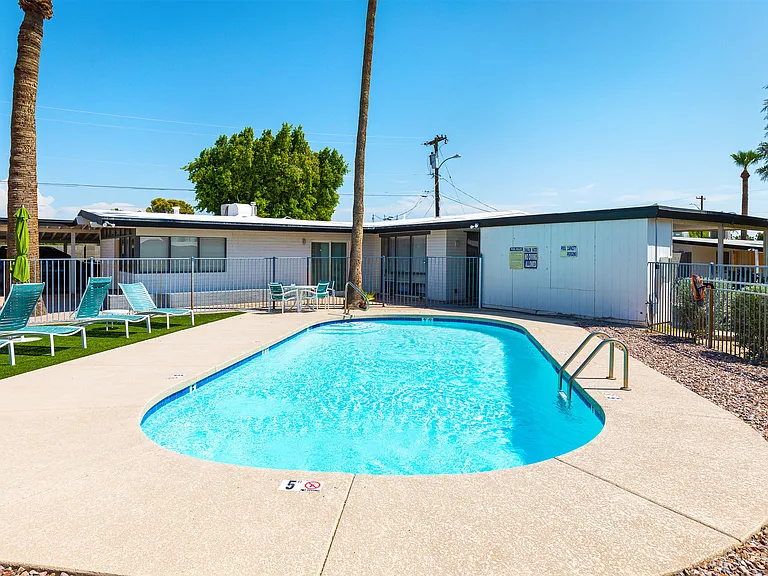 Modern Retro Living — Photo 9