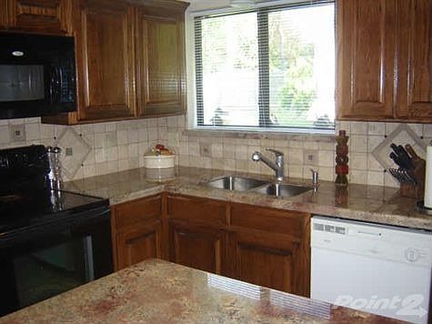 3rd image of 1725 Prince Dr