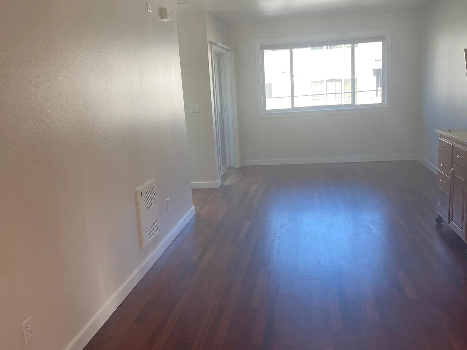 2 bed, 1.5 bath, 1070 sqft, $3,395 — Photo 2