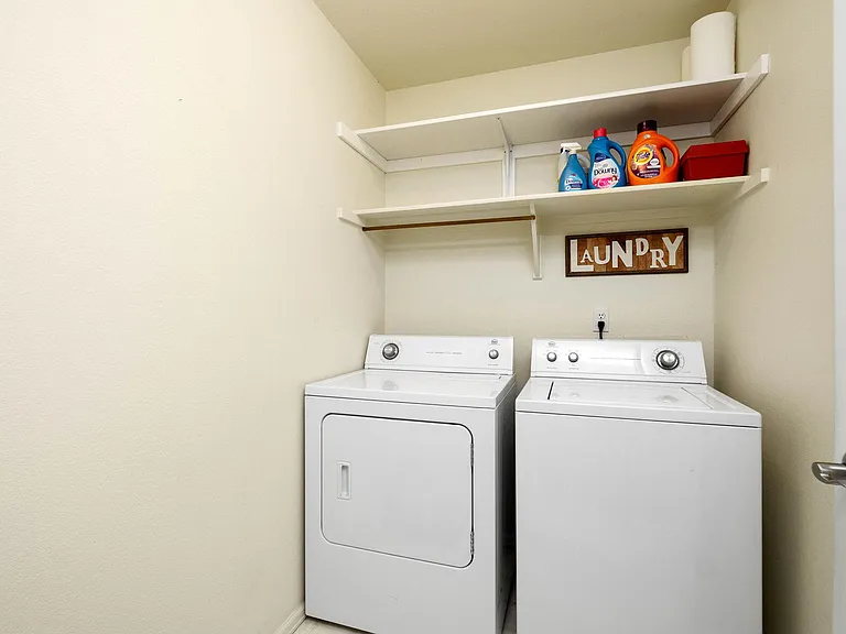 146 Luxury Ln — Photo 17