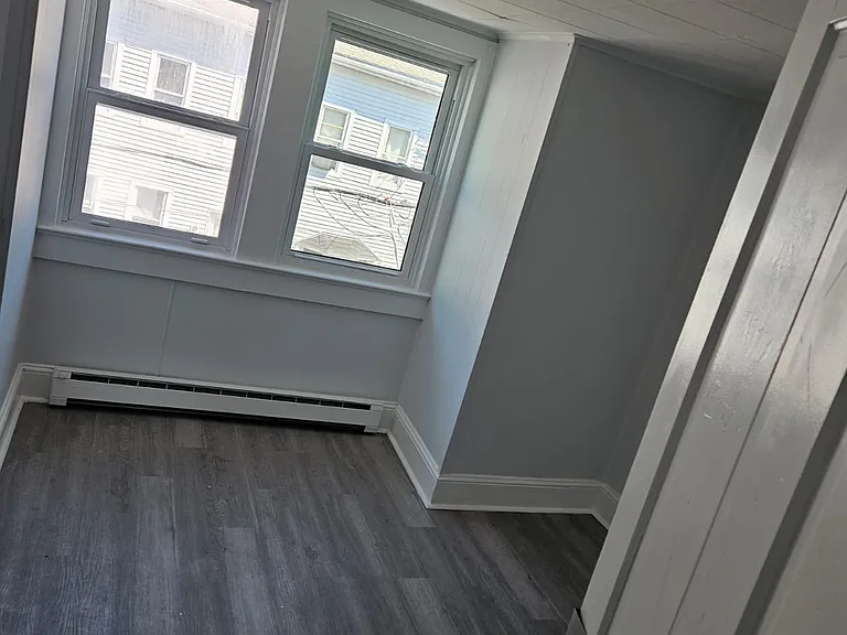 349 New Castle St #3 — Photo 8