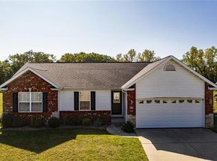 813 Pacific Crossing Dr, O Fallon, IL 62269