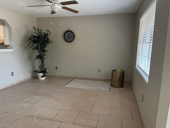 Dining Room/Flex Space Area