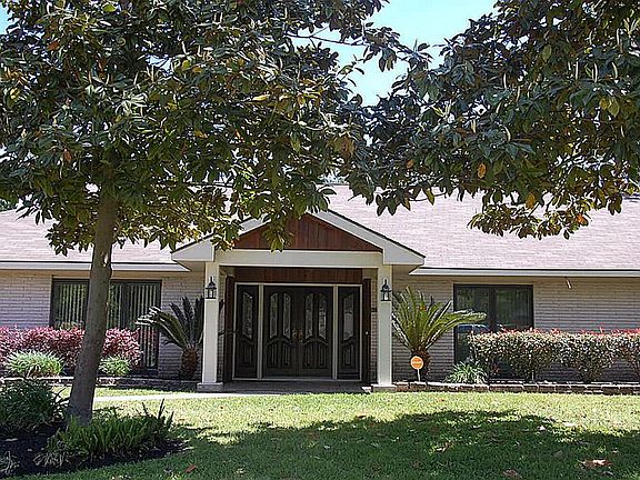5th image of 11710 Possum Hollow Ln
