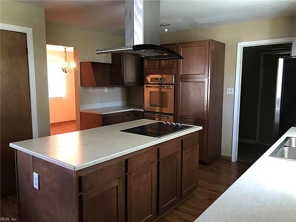 4th image of 3100 Sturbridge Ct