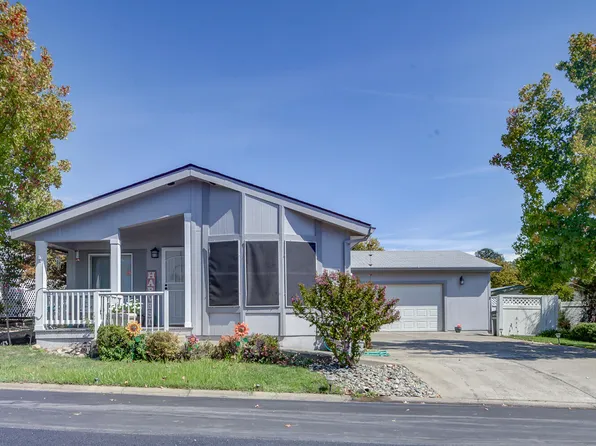 880 Tuberose Trl, Redding, CA 96003