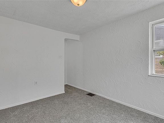 4th image of 1703 Pierce St