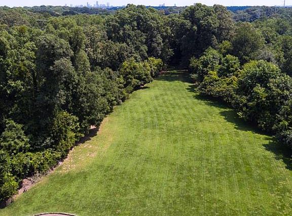 5th image of 2100 W Wesley Rd NW #1