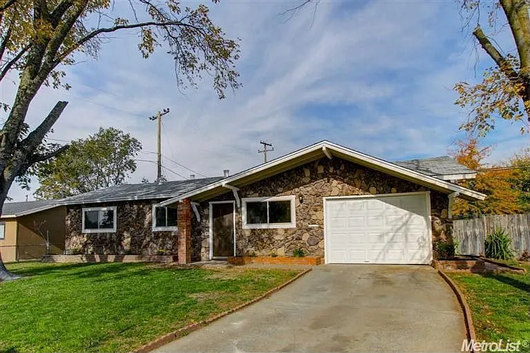 7313 Oakberry Way photo 1